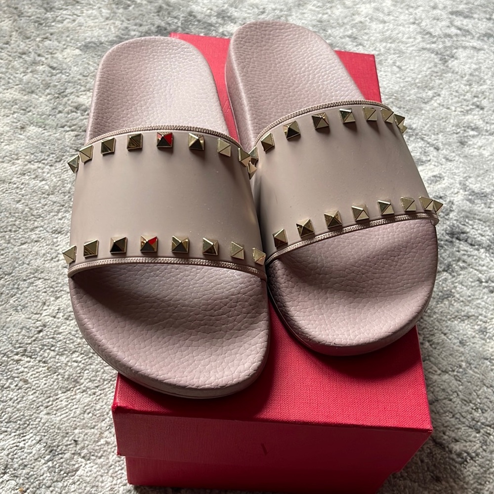 Authentic Valentino Garavani Rockstud Slides  - Poudre Size 40